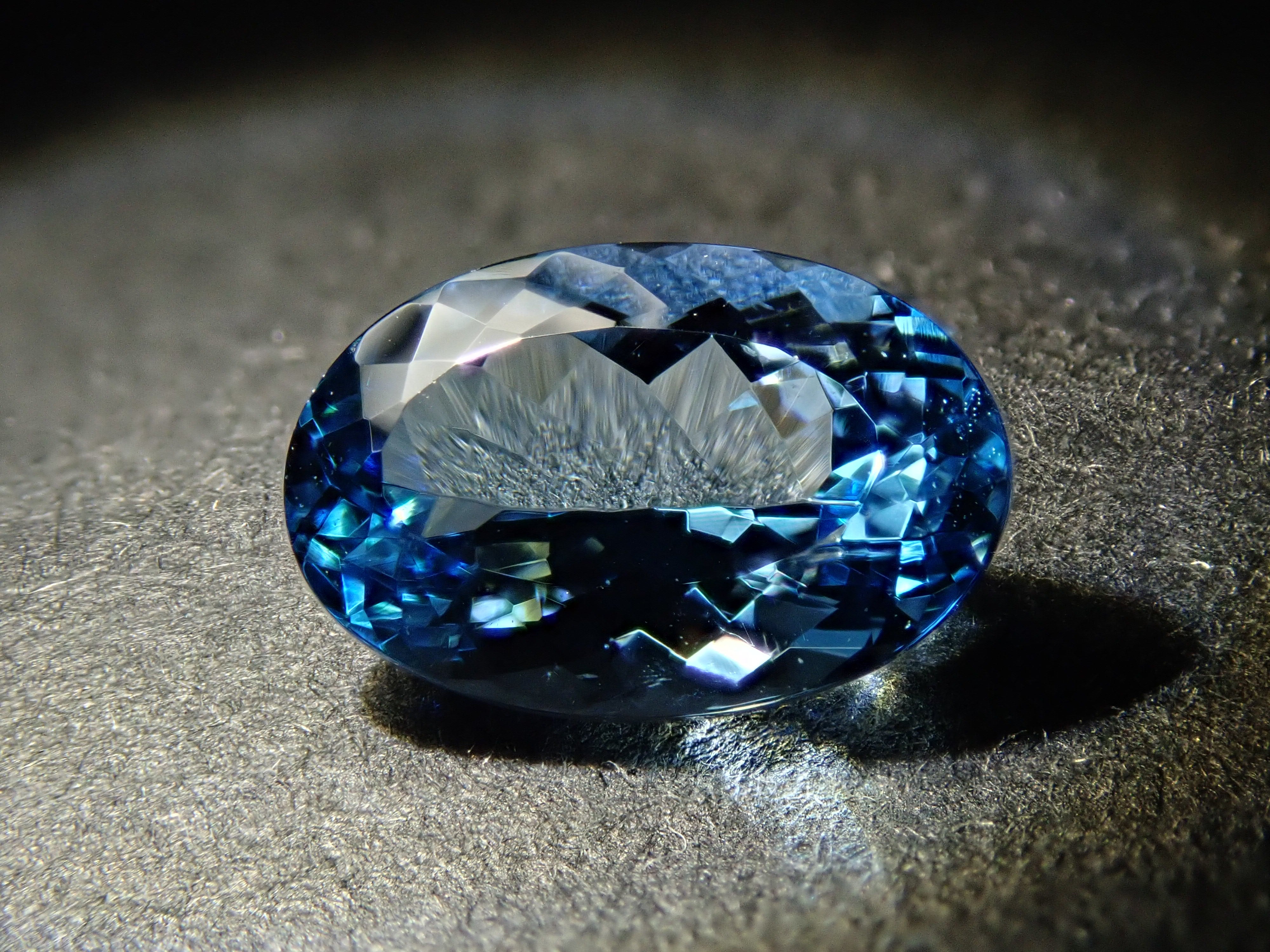 ブラジル産サンタマリアアクアマリン 0.968ctルース