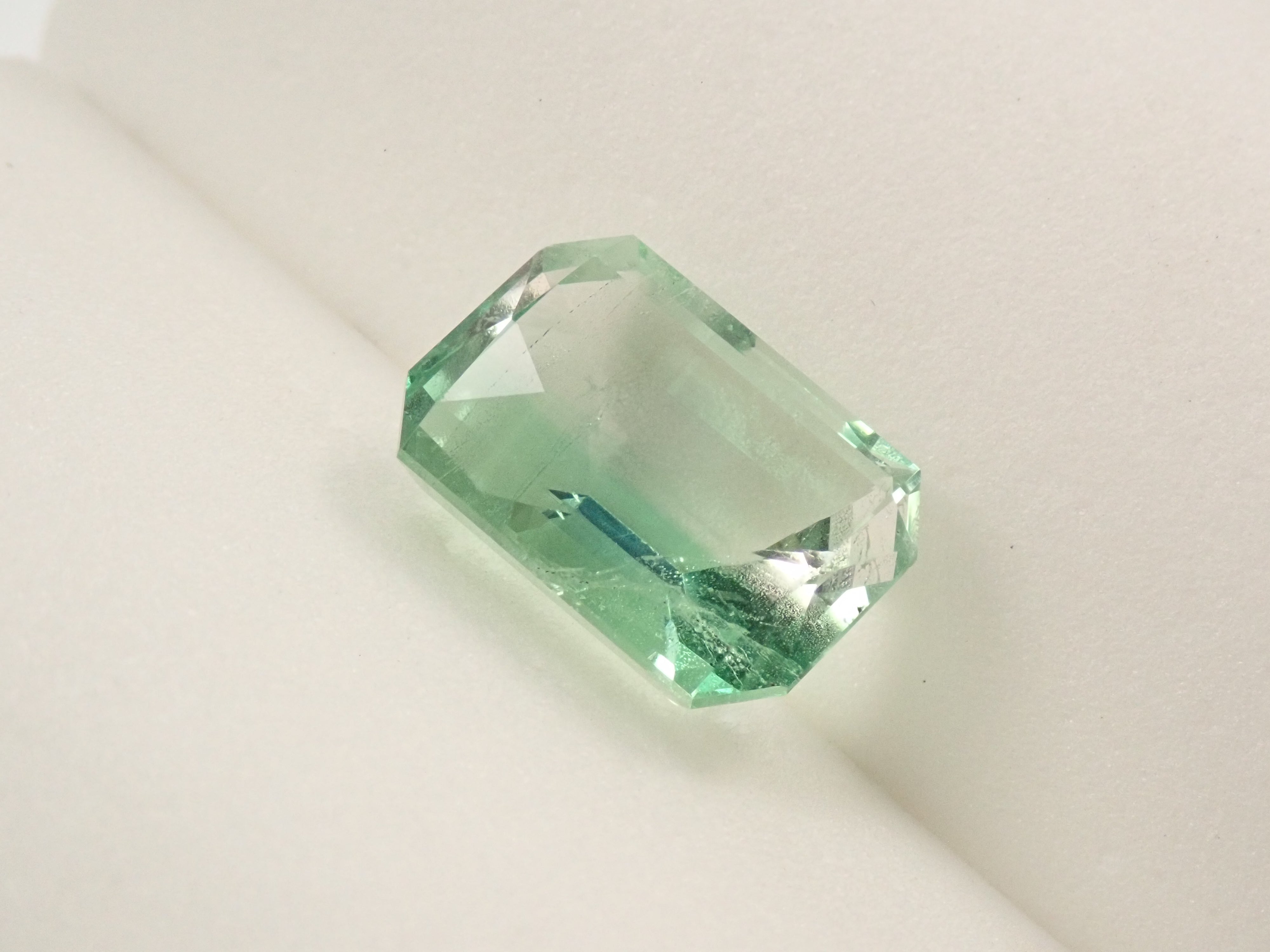 コロンビア産フローライト 5.903ctルース