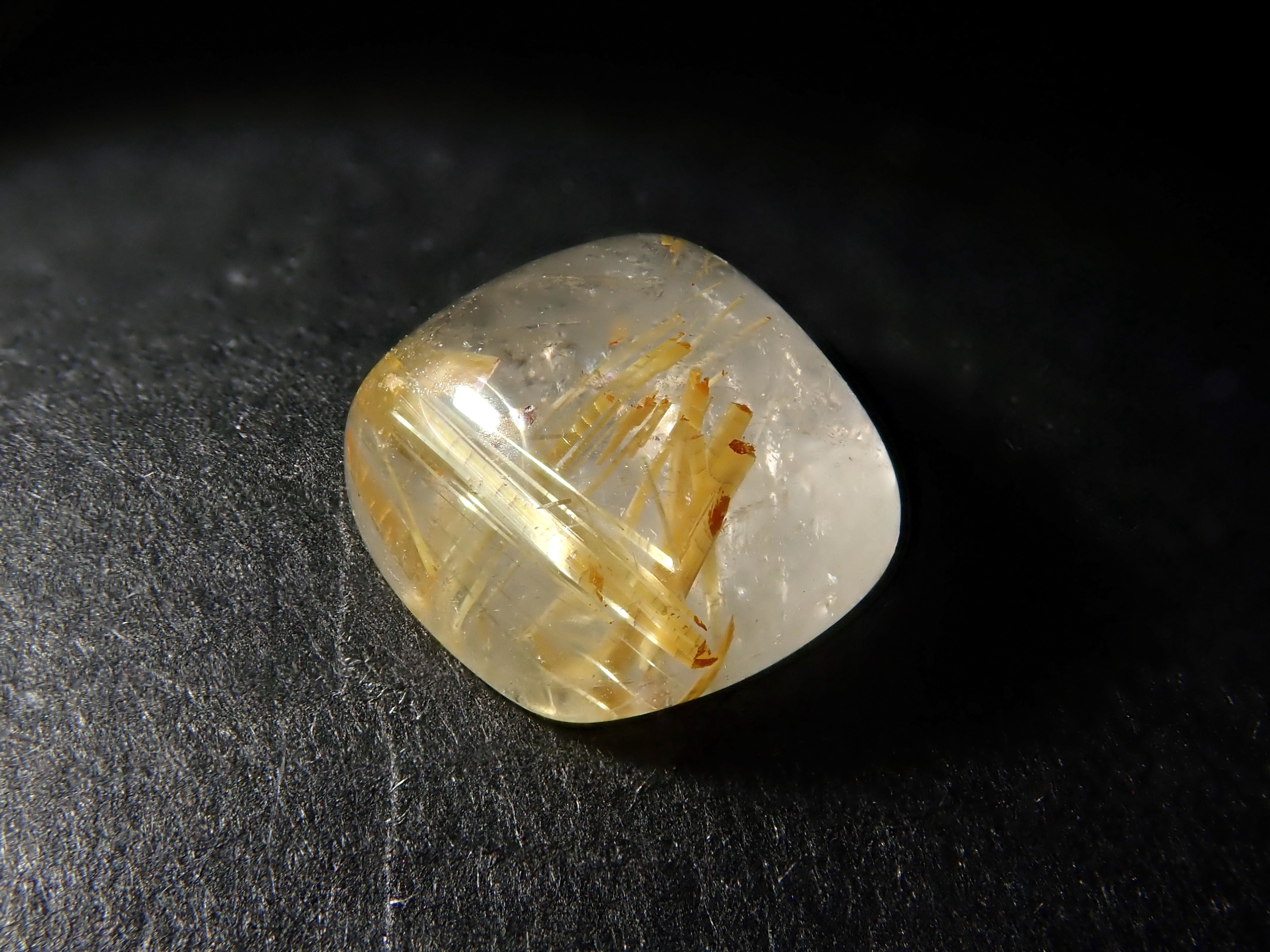 143g 大きめ ブラジル産 原石 ルチルにスモーキークォーツBH6 143g