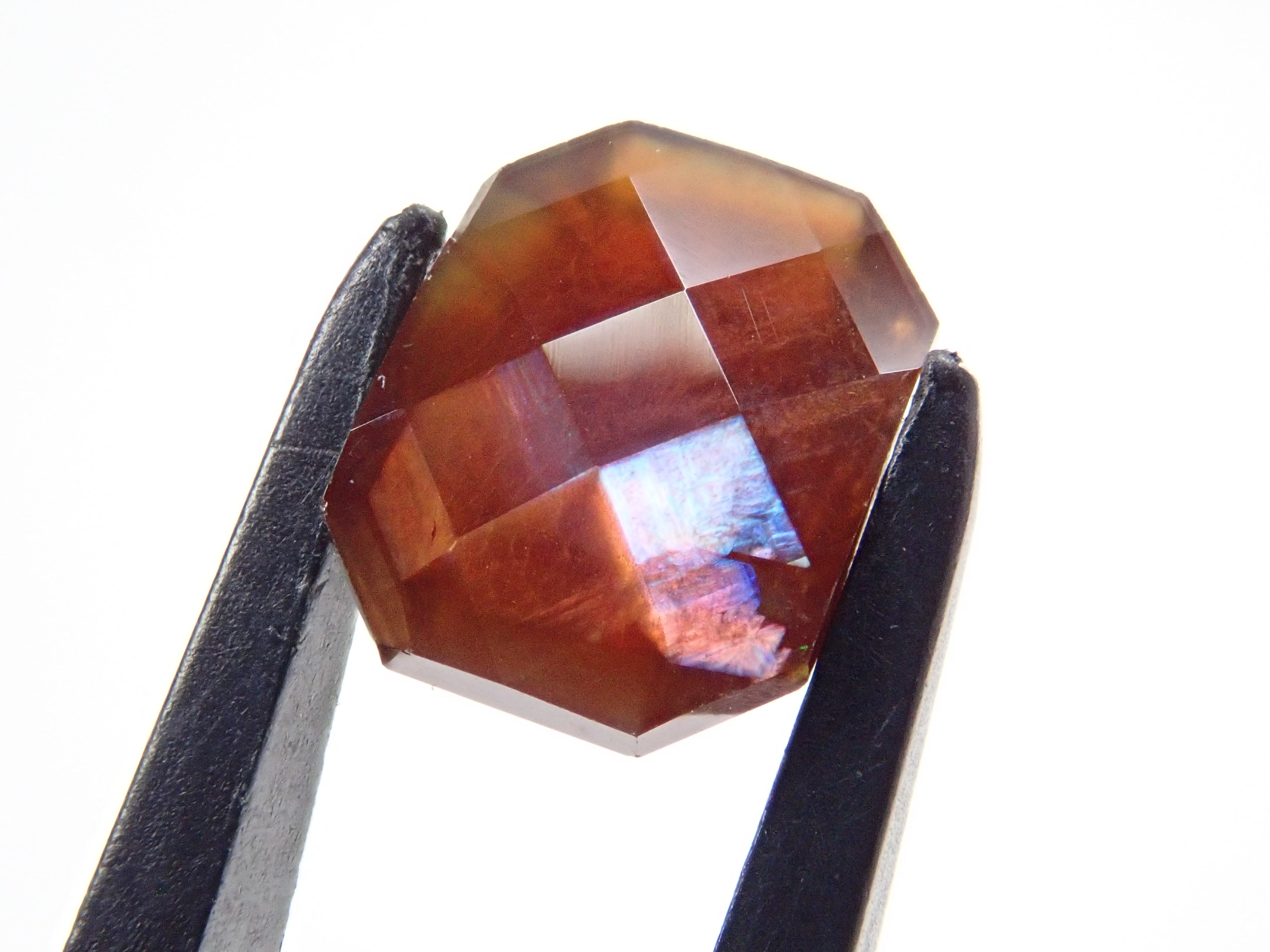 奈良県天川村産レインボーガーネット（アンドラダイトガーネット