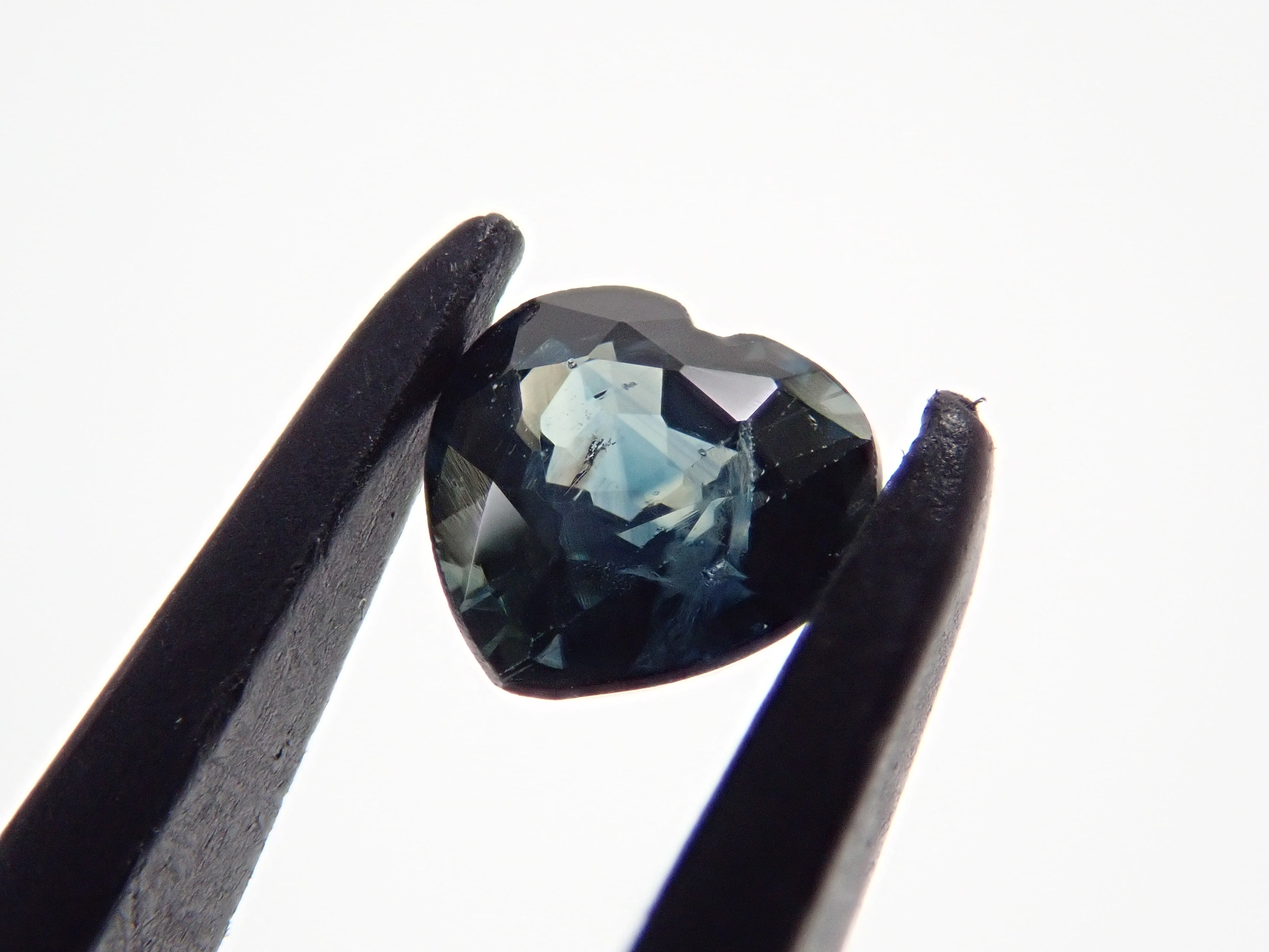 グリーンサファイア 0.518ctルースのネット通販。宝石ルース・天然石