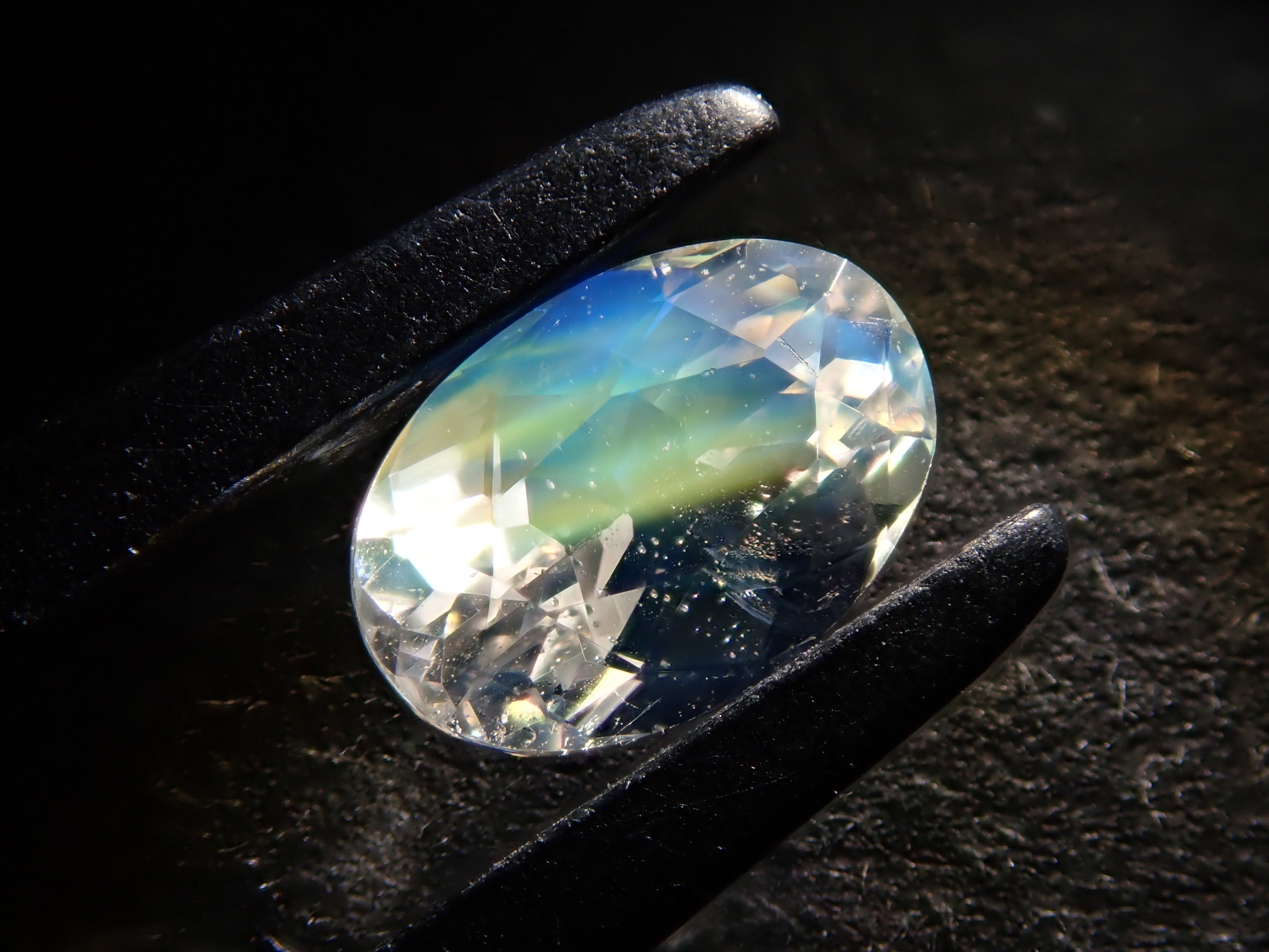 マダガスカル産アンデシン・ラブラドライト（通称名 レインボームーン