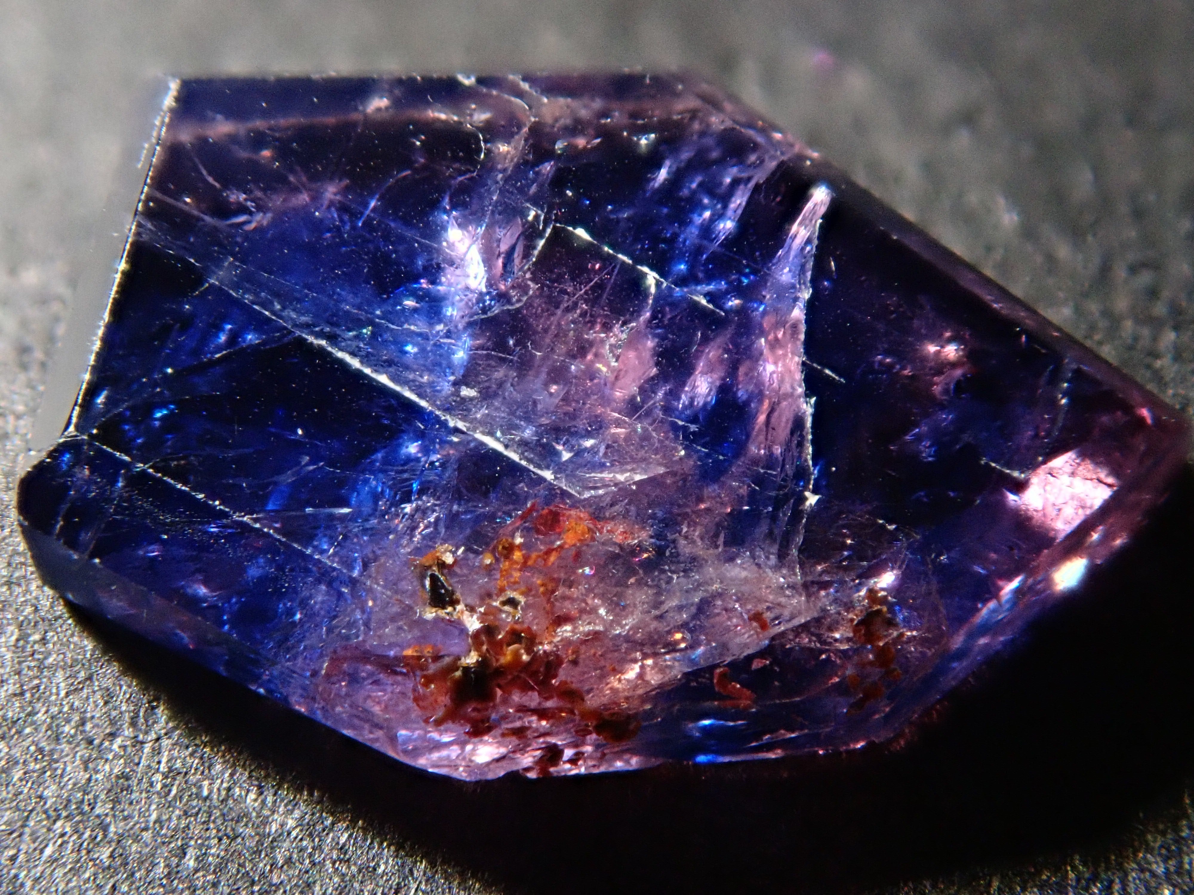 タンザニア産ウィンザーサファイア 1.20ctルース