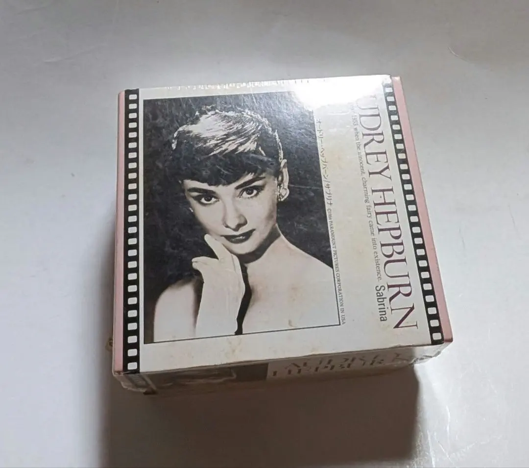 2026年最新】オードリーヘップバーン パズルの人気アイテム - メルカリ