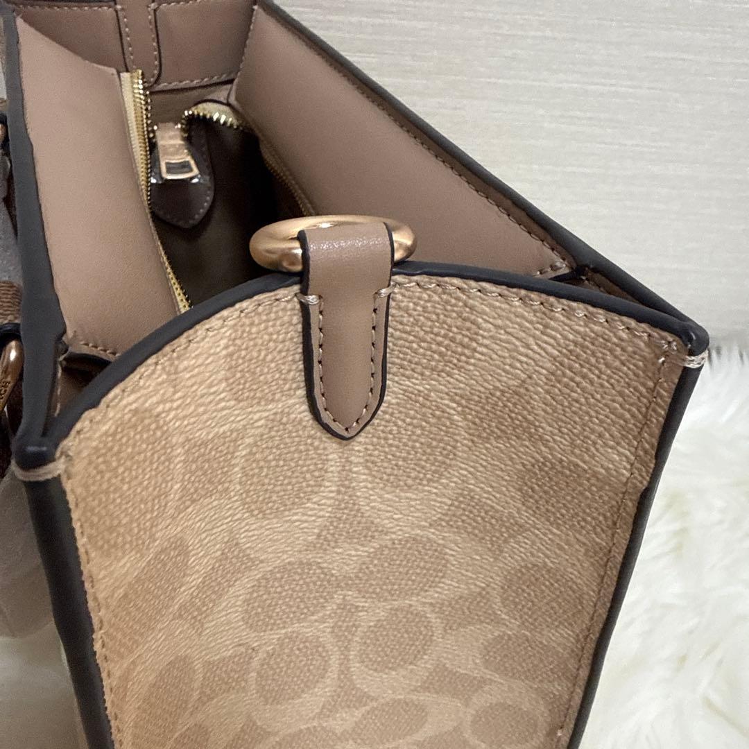 COACH ベージュ レザーショルダーバッグアウトレット