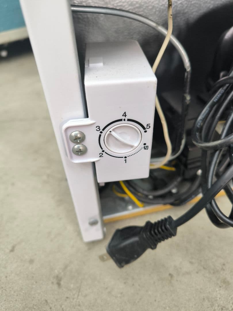 2022年製　アイリスオーヤマ 冷凍庫 60L ホワイト IUSD-6B-W