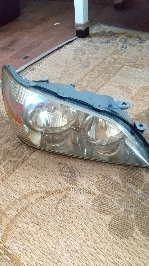 トヨタ・アルテッツァ純正前期型ヘッドライト 配送 アルテッツァ