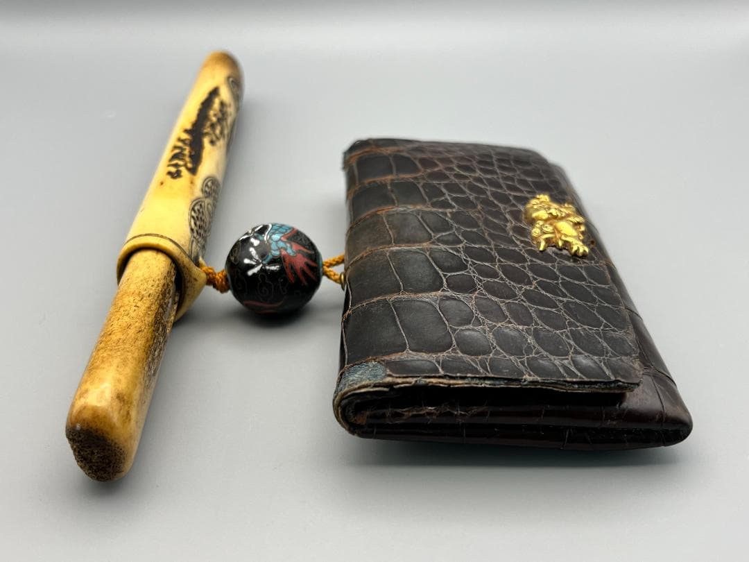 江戸後期～明治期 銀獅子図金具煙草入れ 喫煙具 提げ物 緒締め 時代物