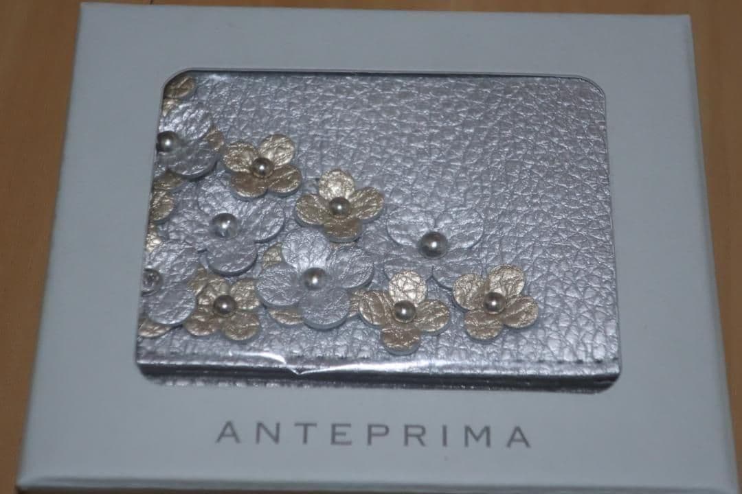 ＜ANAオリジナル＞　アンテプリマ　三つ折り財布 新品