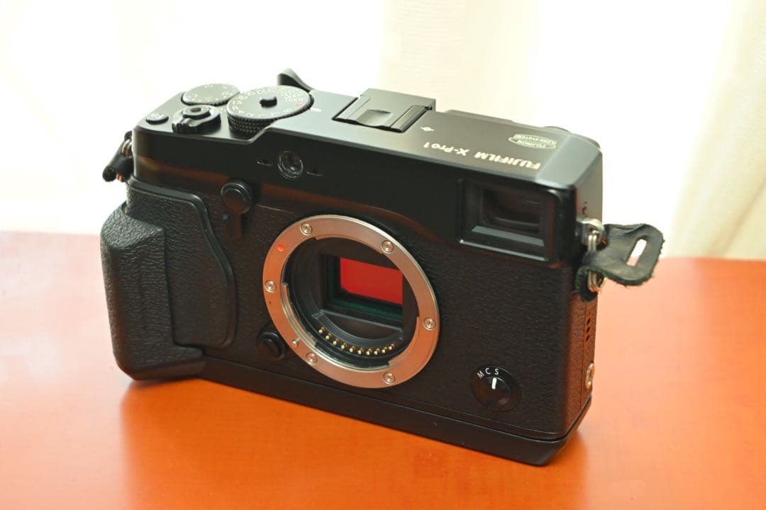 FUJIFILM X Pro1ボディ、専用グリップ 化粧箱