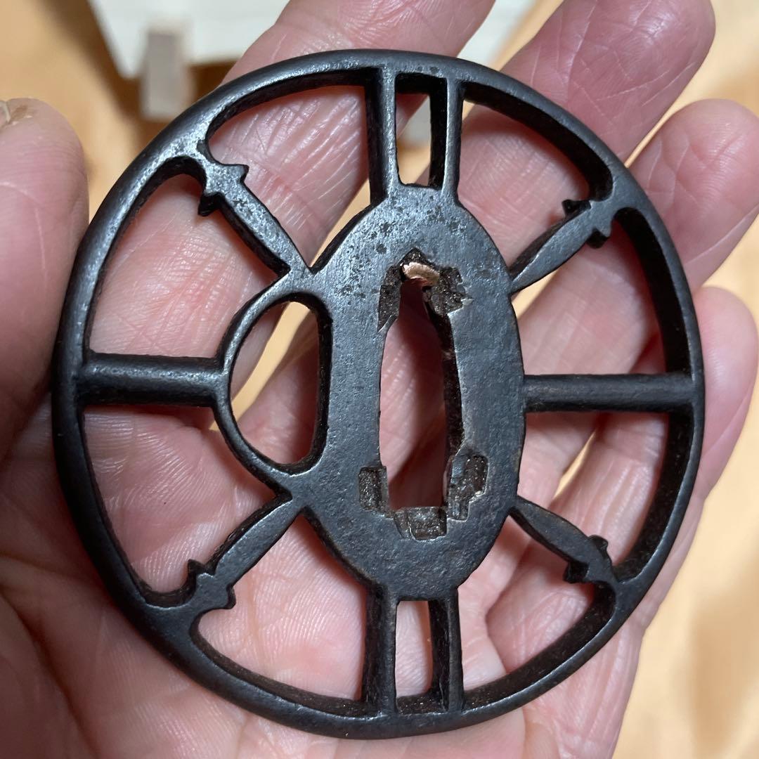 鍔　鐔　尾張透かし鍔　鉄地鍔