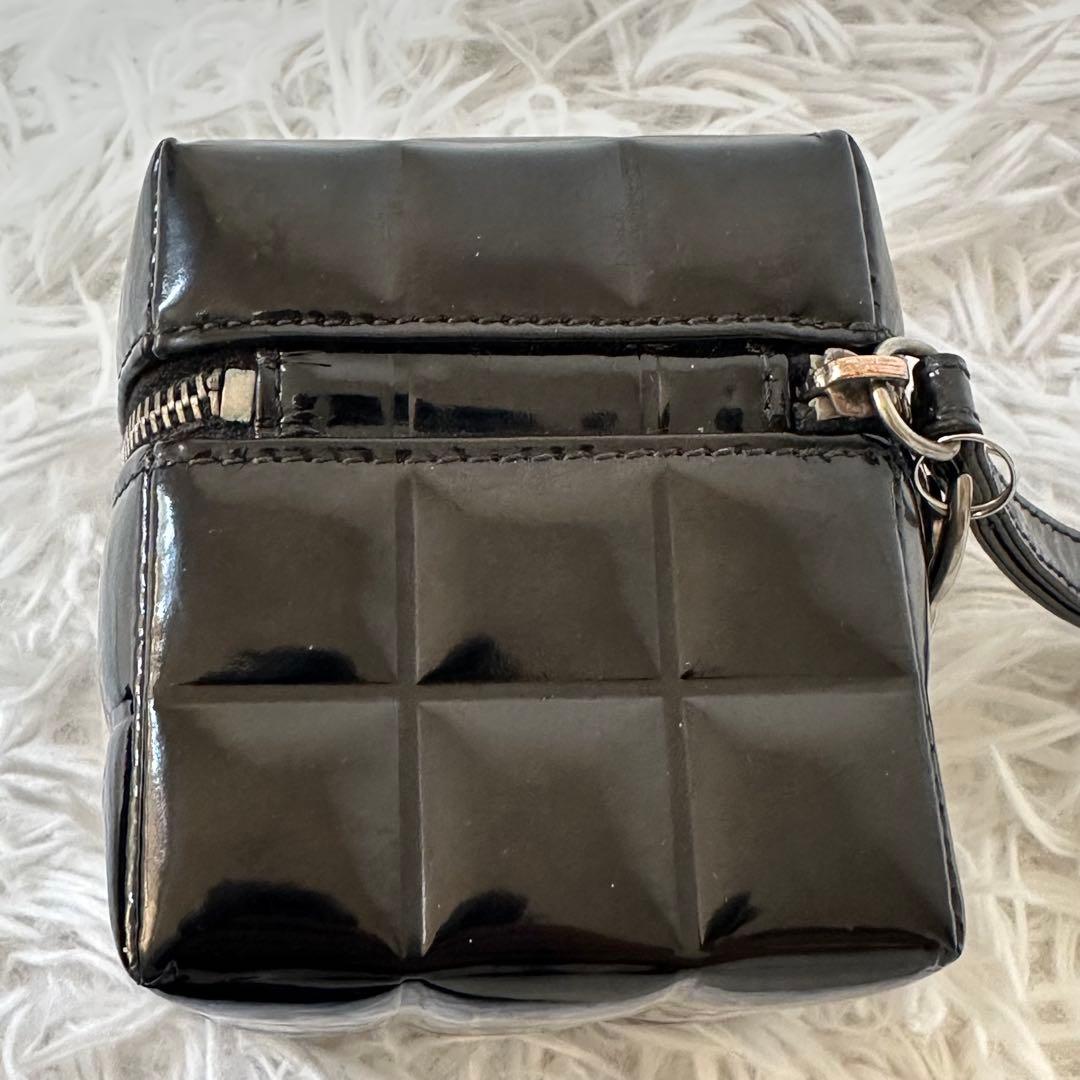 CHANEL シャネル チョコバーポーチ パテントレザー キューブ ブラック 黒
