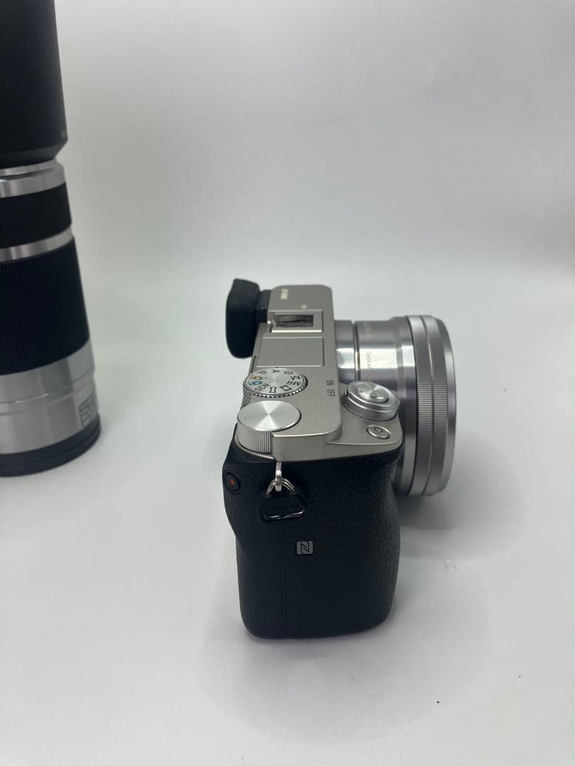 返品保証・動作良好】SONY α6000 ダブルズームレンズキット シルバー