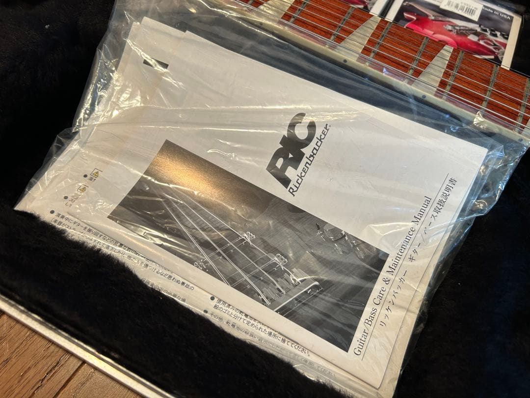 Rickenbacker 360 Jetglo ハードケース付