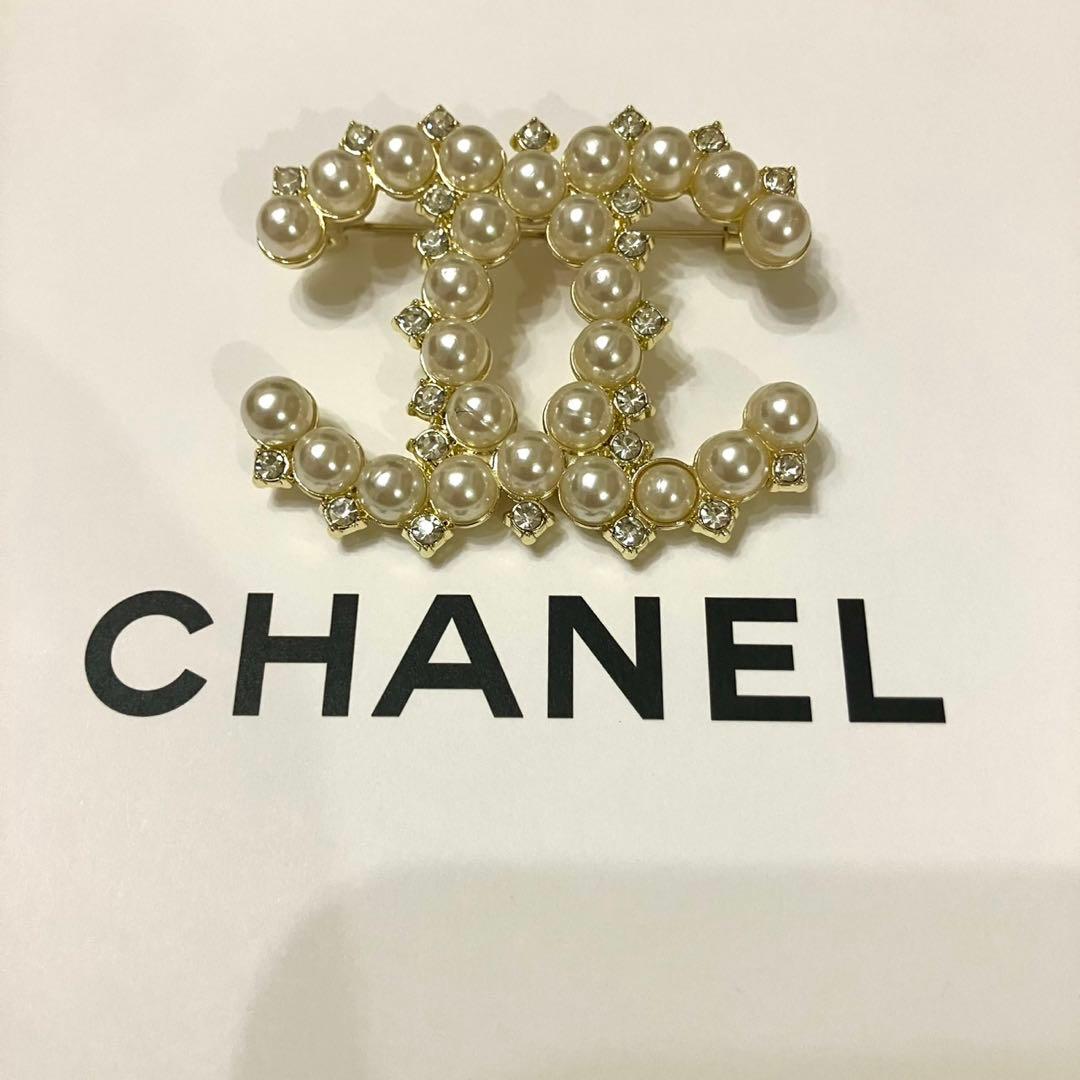 CHANEL CCロゴ ゴールド パールブローチ ノベルティ - メルカリ