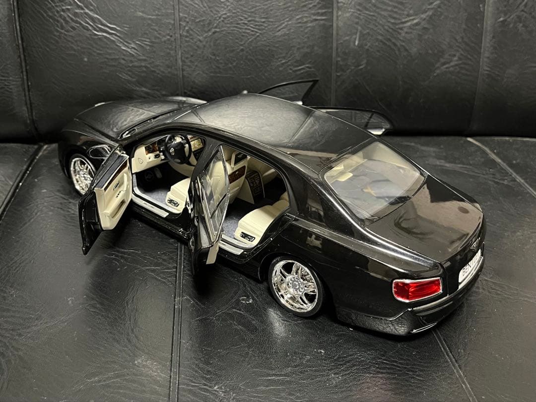 ベントレー　フライングスーパー　1/18