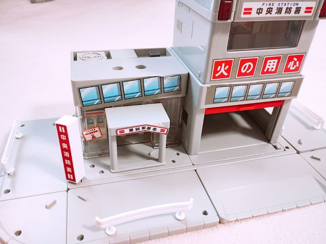 トミカ　トミカタウン　ビルドシティ　セブンイレブン　スシロー　消防署　警察署