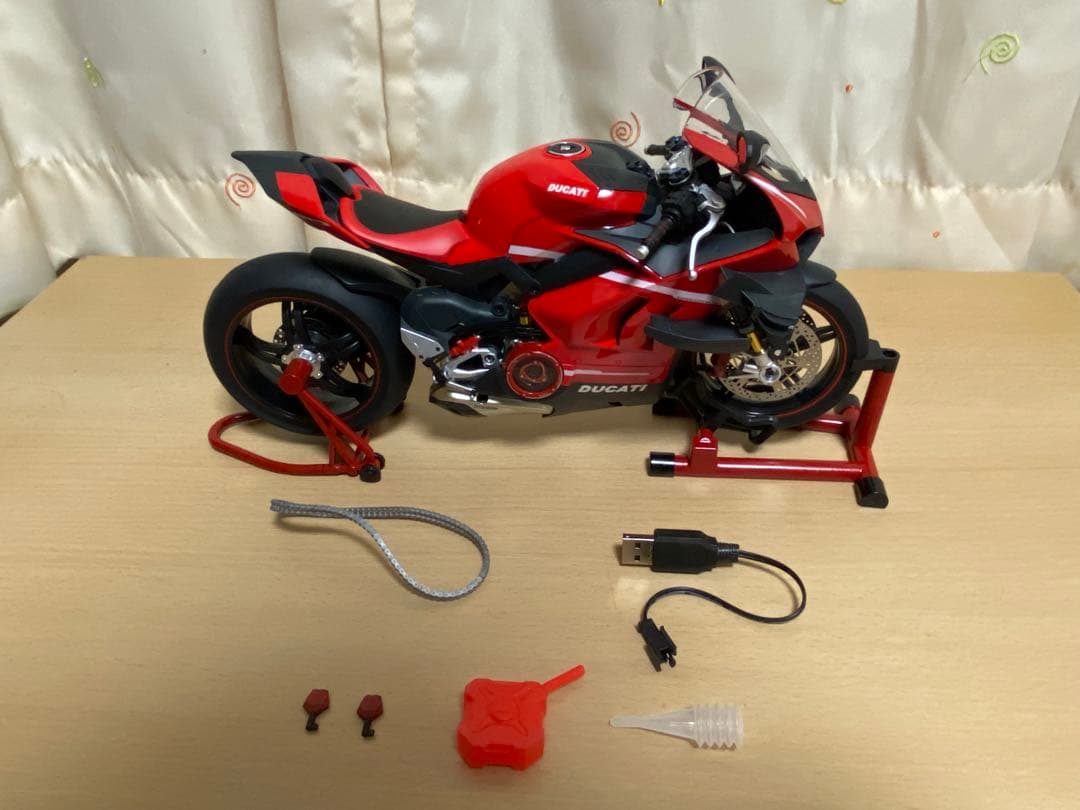 DUCATI パニガーレv4 スーパーレッジェーラ 1/7スケール　ドゥカティ