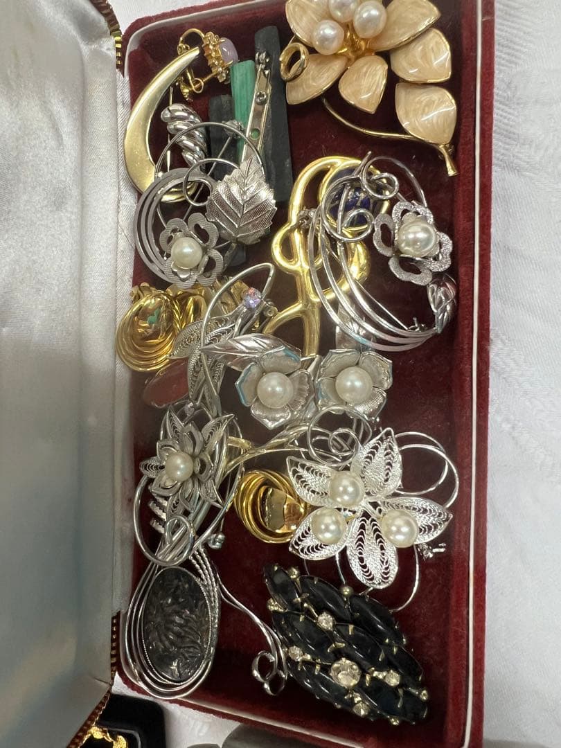 真珠　サンゴネックレス　イミテーションのアクセサリーまとめて　中古品