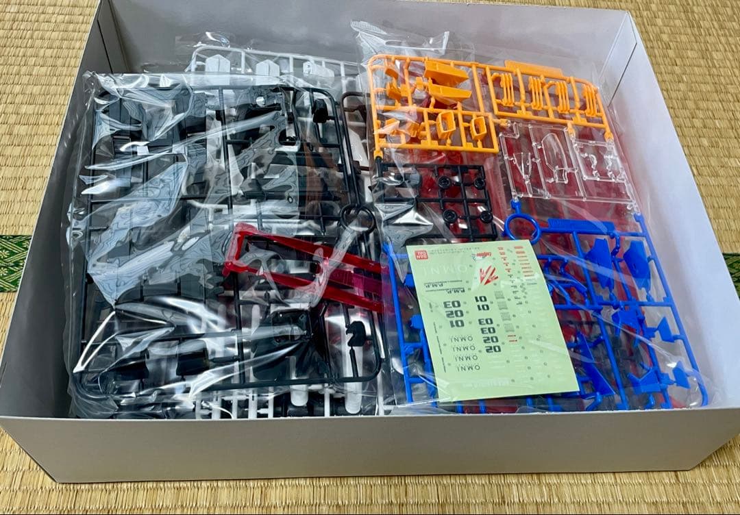 【PG】ストライクガンダム＋【PG】スカイグラスパー＋オマケガンプラ（未組立品)