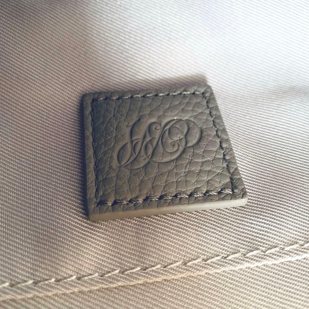 ビアズリー BEARDSLEY レザーボディバッグ　グレージュ