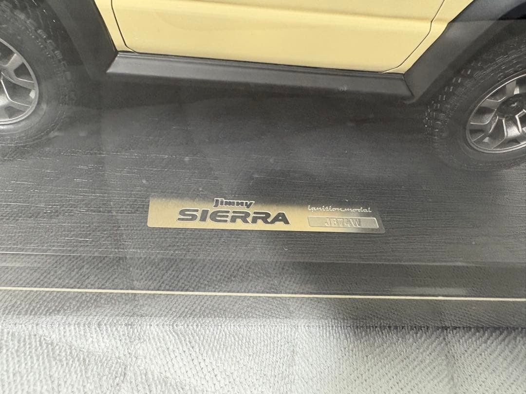 ignition.model Jimny Sierra アイボリー　　1/18