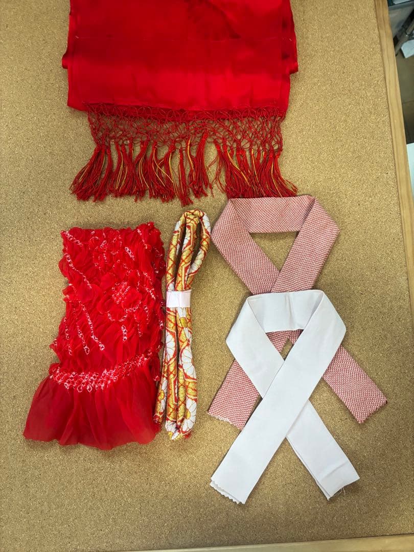 7歳　七五三用 白地に華やかな古典柄着物セット