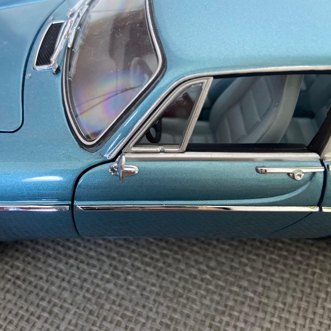 MINICHAMPS 1/18 VOLVO P1800 ES 1971 ブルー