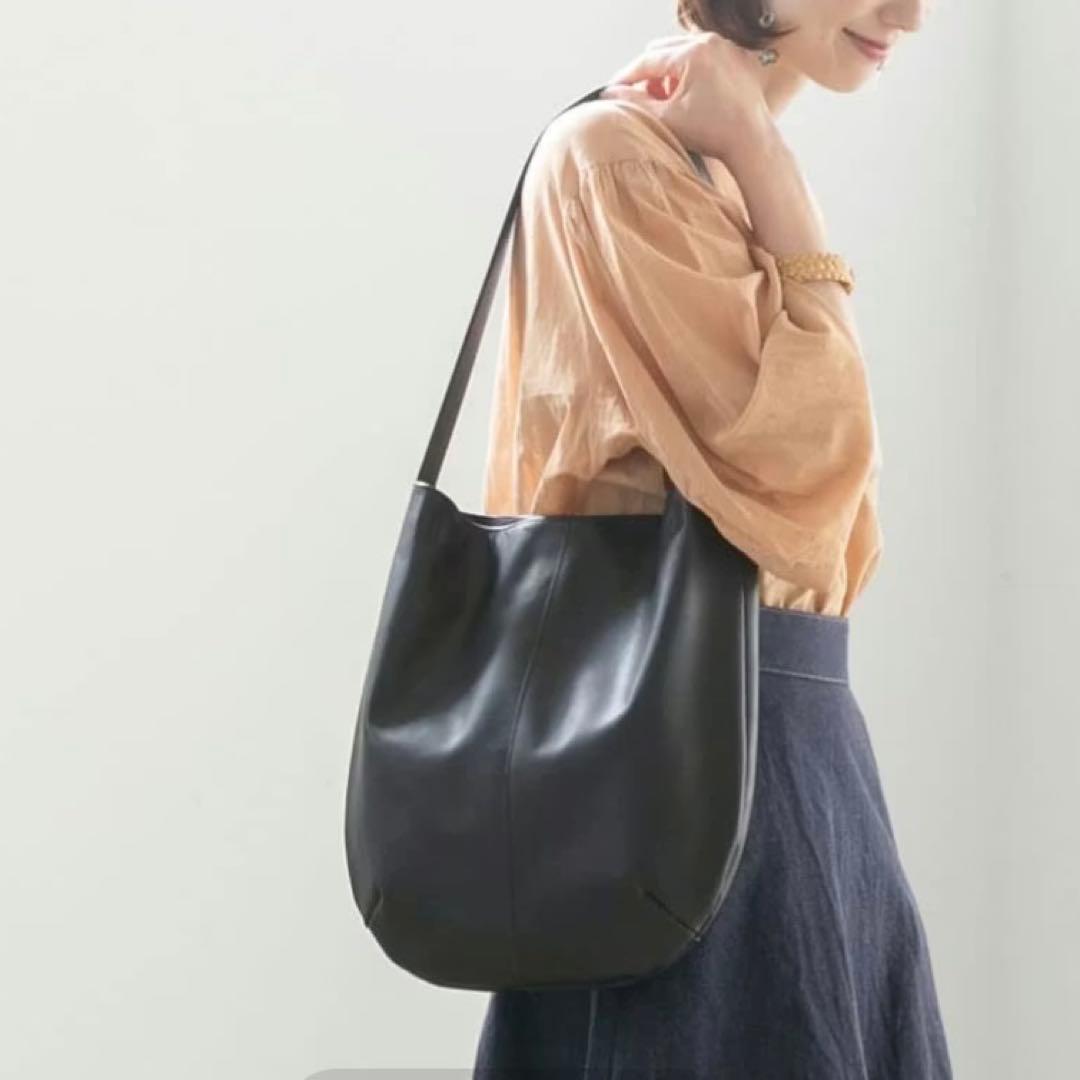 北欧暮らしの道具店「の日にもお気に入りを」撥水レザーの2WAYトートバッグ