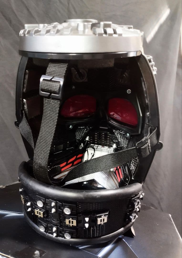 ★特別割引中！ハズブロ ブラックシリーズ ダースベイダー ヘルメット 1個限り！