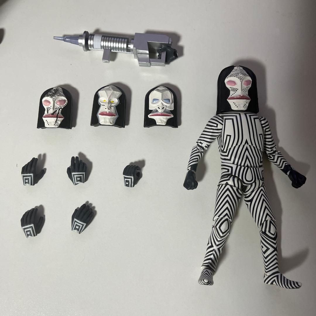 ダダ フィギュアーツ S.H.Figuarts ダダ 人間標本5・6Ver. | 魂ウェブ