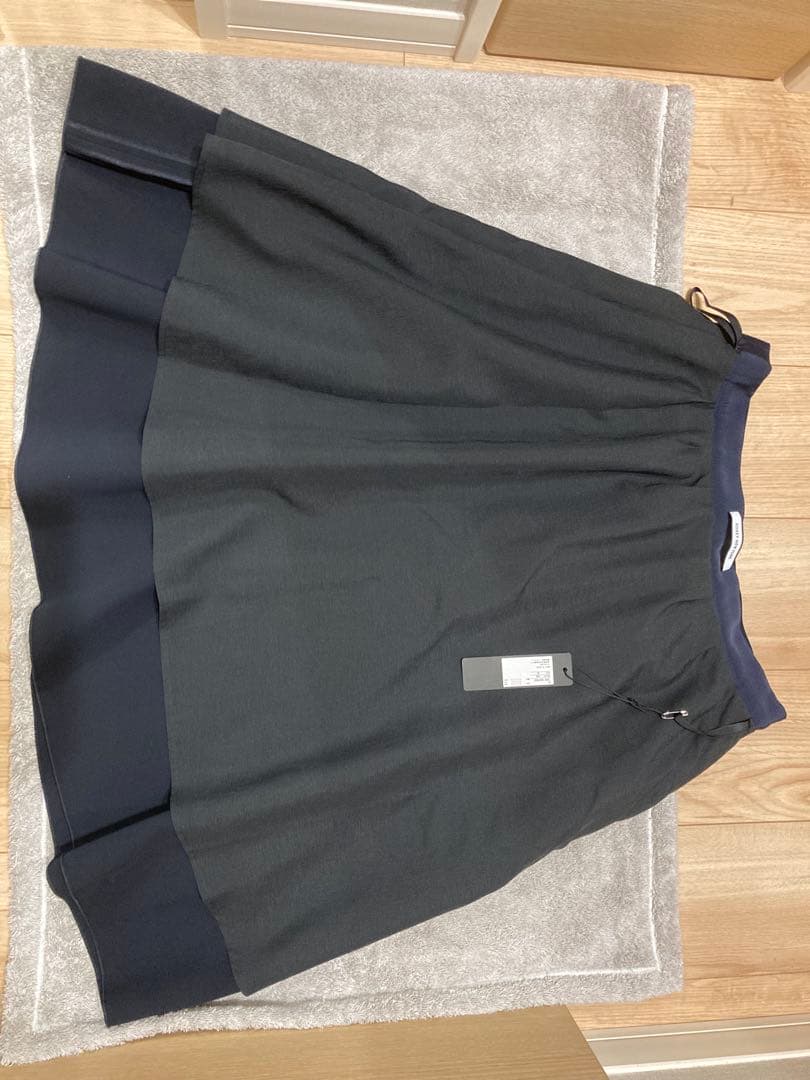 フォクシースカート４２サイズ希少❗️新品未使用２０２５年３月発売❗️定価５０６００円