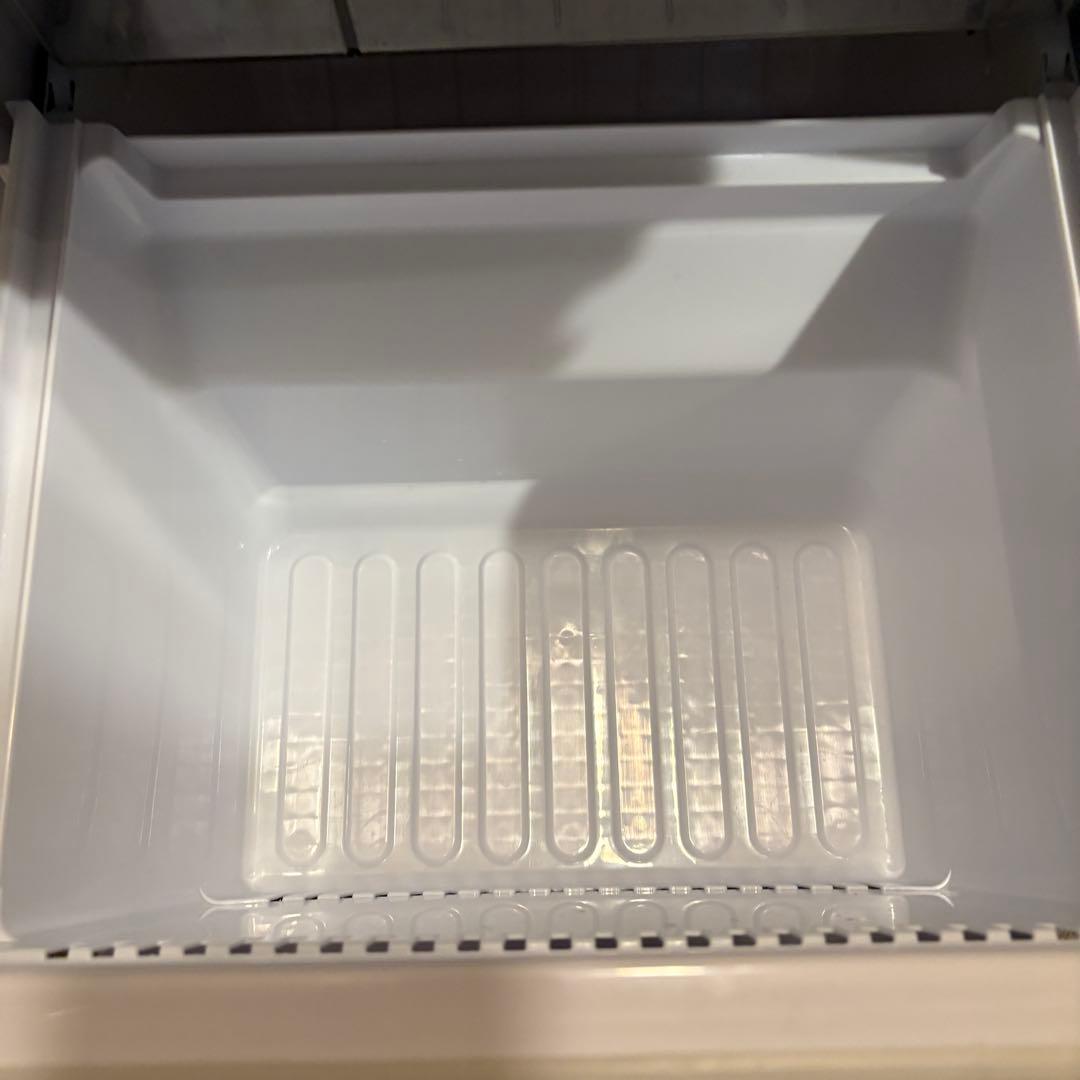 【送料無料】シャープ　冷蔵庫　左右開き　SJ-G14E4-W 137L