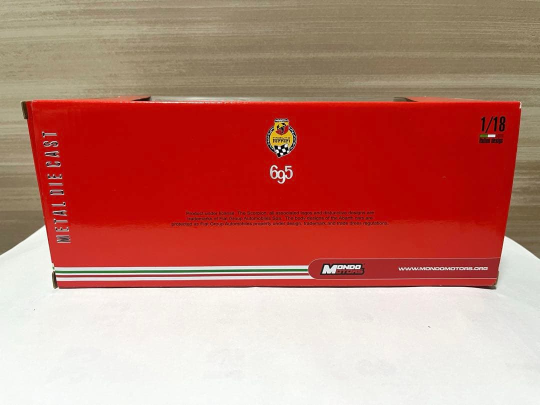 ミニカー 1/18 Fiat Abarth 695 Ferrari Tribute