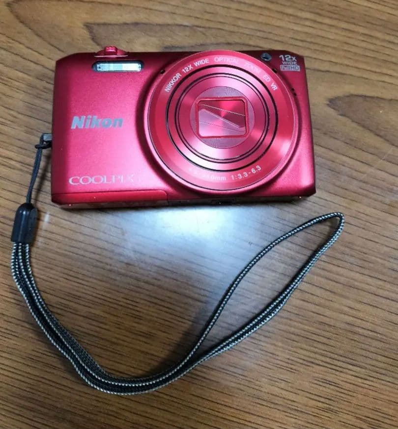 Nikon COOLPIX S6800 レッド Nikon Coolpix S6800 (Red) 16-megapixel digital camera with 12X