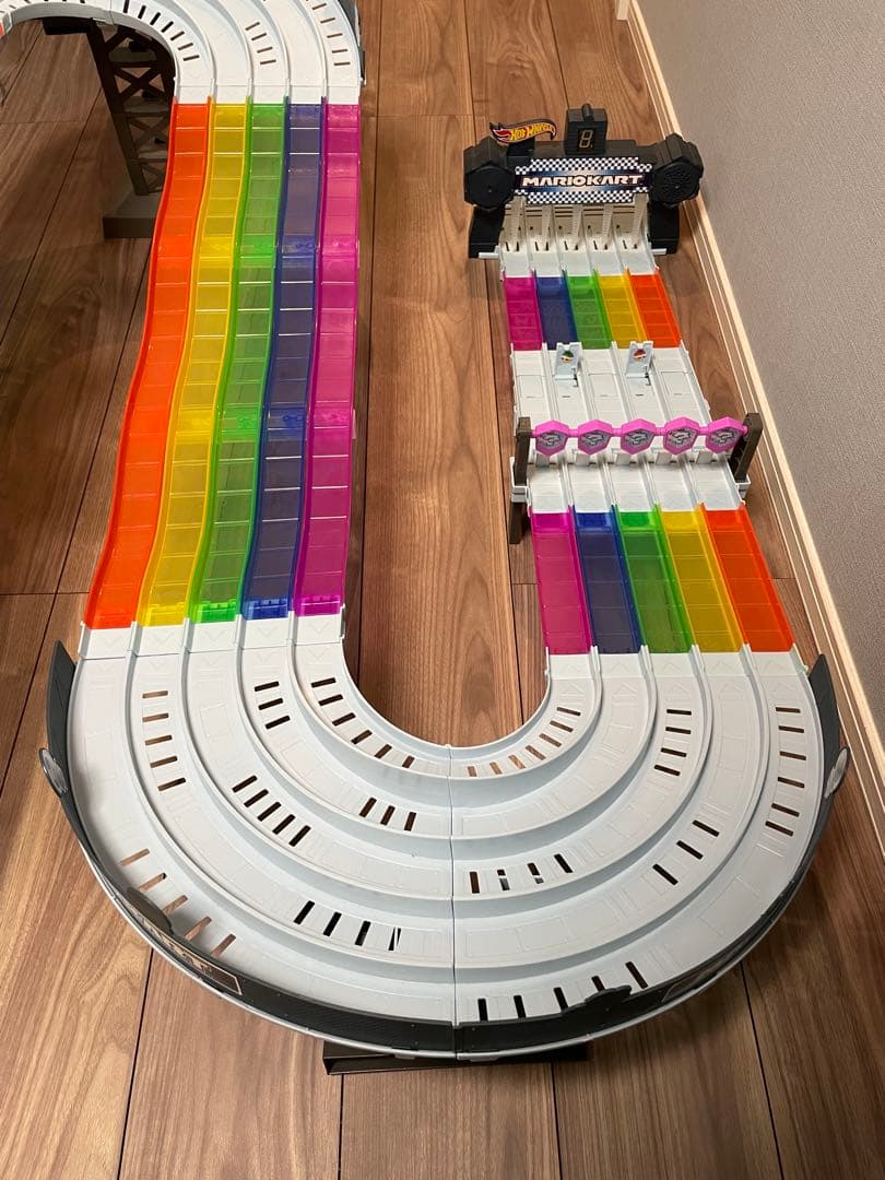 ト*ル様 マリオカート レインボーロード ミニカーセットホットウィール