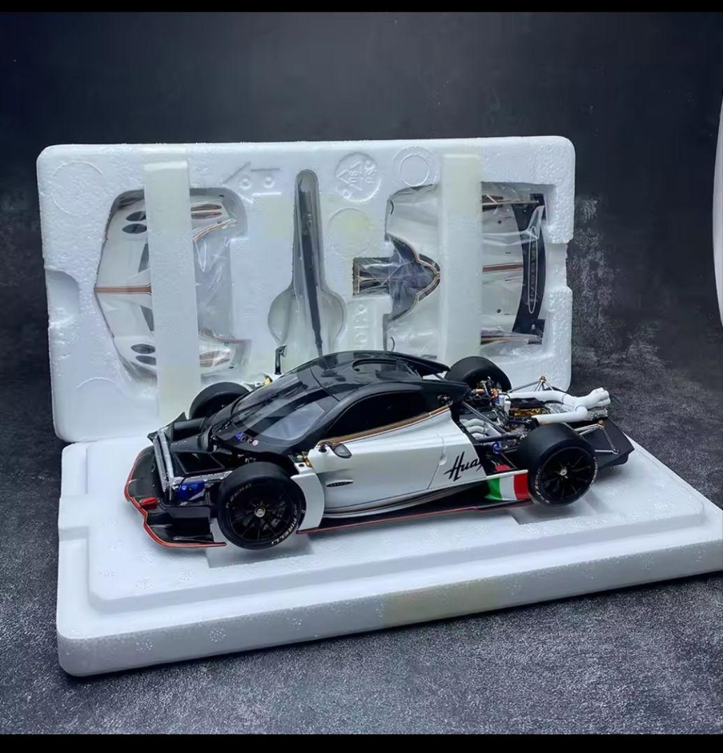 LCDMODELS　1/18　ウアイラR LCD Pagani Huayra R #1 Black Carbon Diecast 1:64 Scale Model Car