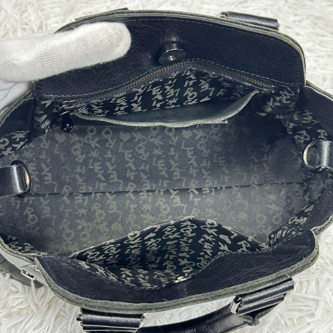 【ヴィヴィアンウエストウッド】ヌーロック オーブ ハンドバッグ スタッズ レザー