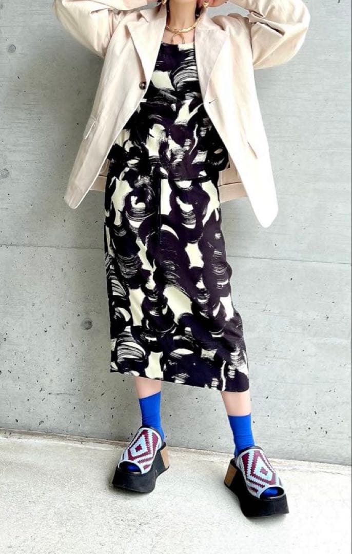 ア*ェ様 colville 抽象パターン ひざ丈スカート IT 40