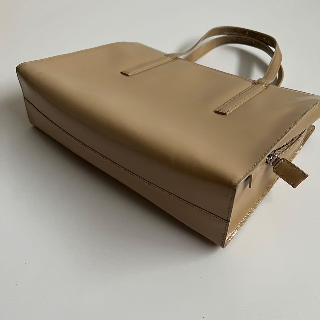 バッグ PRADA ENAMEL PATENT LOGO TOTE HAND BAG