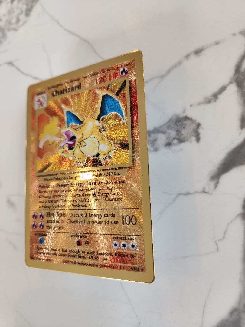 《希少》リザードン　25th メタルカード　ウルトラプレミアムコレクション 公式