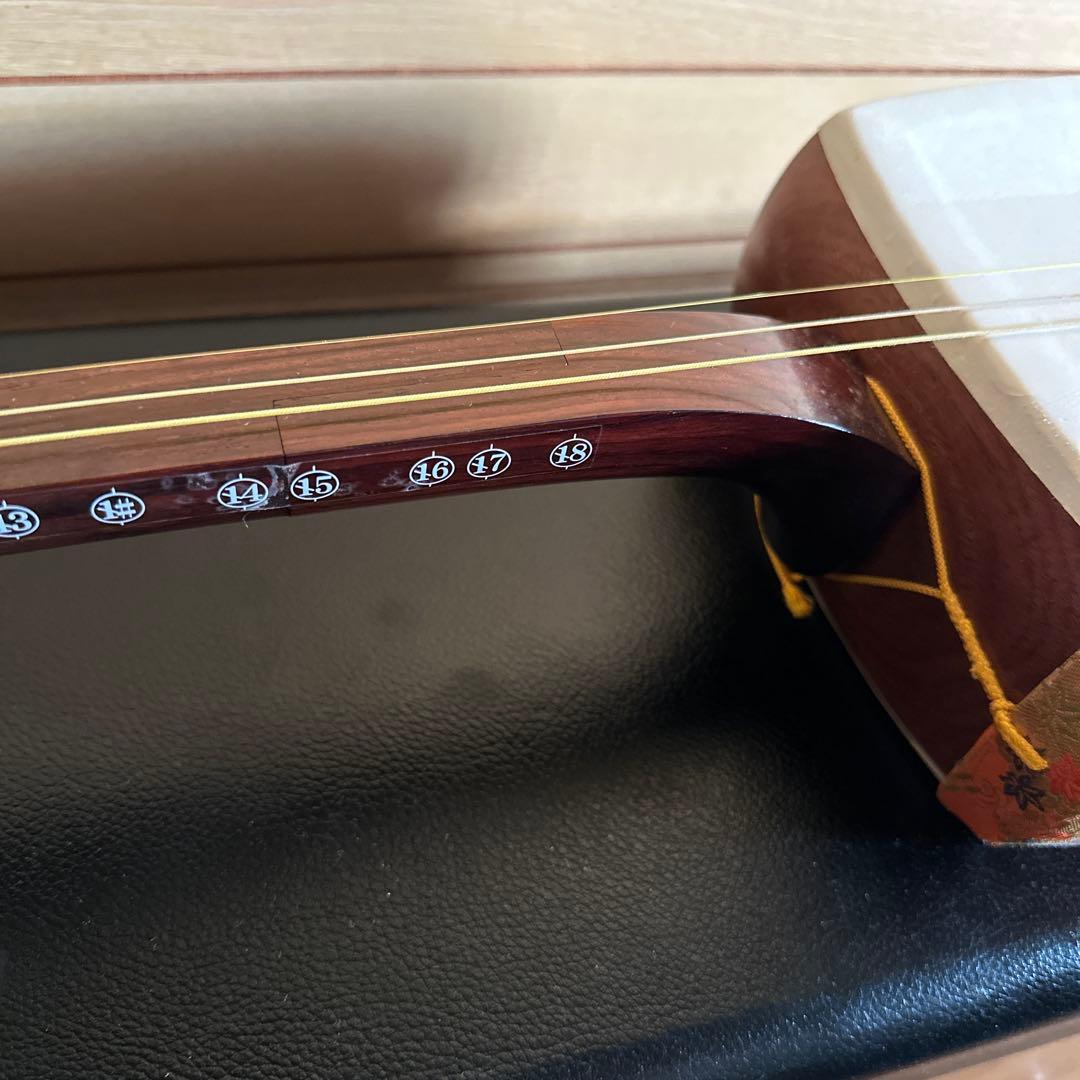 三味線本体 細棹 ハードケース付き 秋田三味線 長唄等 3弦 訳あり
