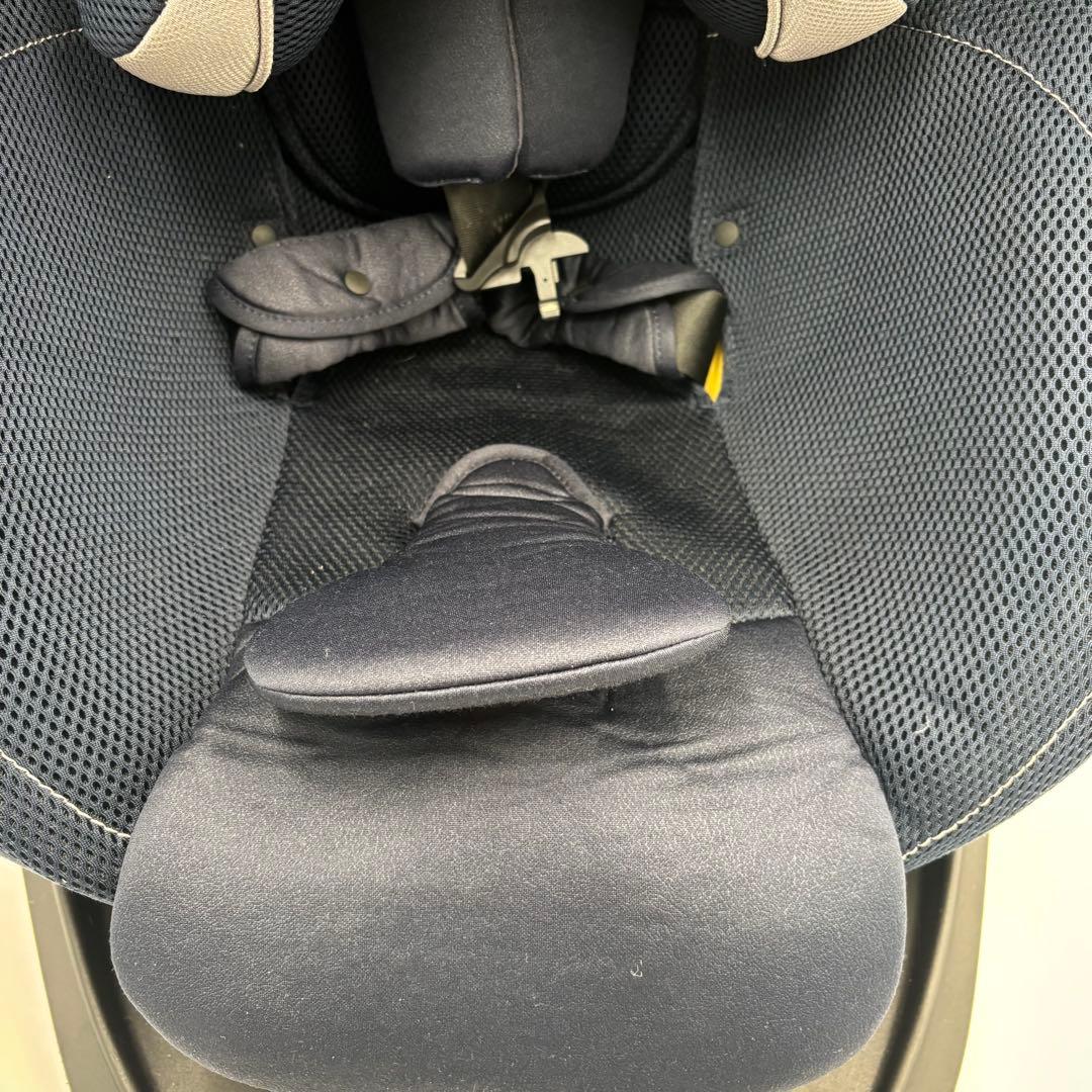 美品　エールべべ クルット4s グランス AB887 チャイルドシート　ネイビー