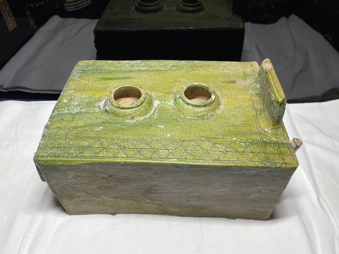 漢緑釉。灶台。漢時代。陶器。古美術。骨董品。舊家蔵出し。稀少