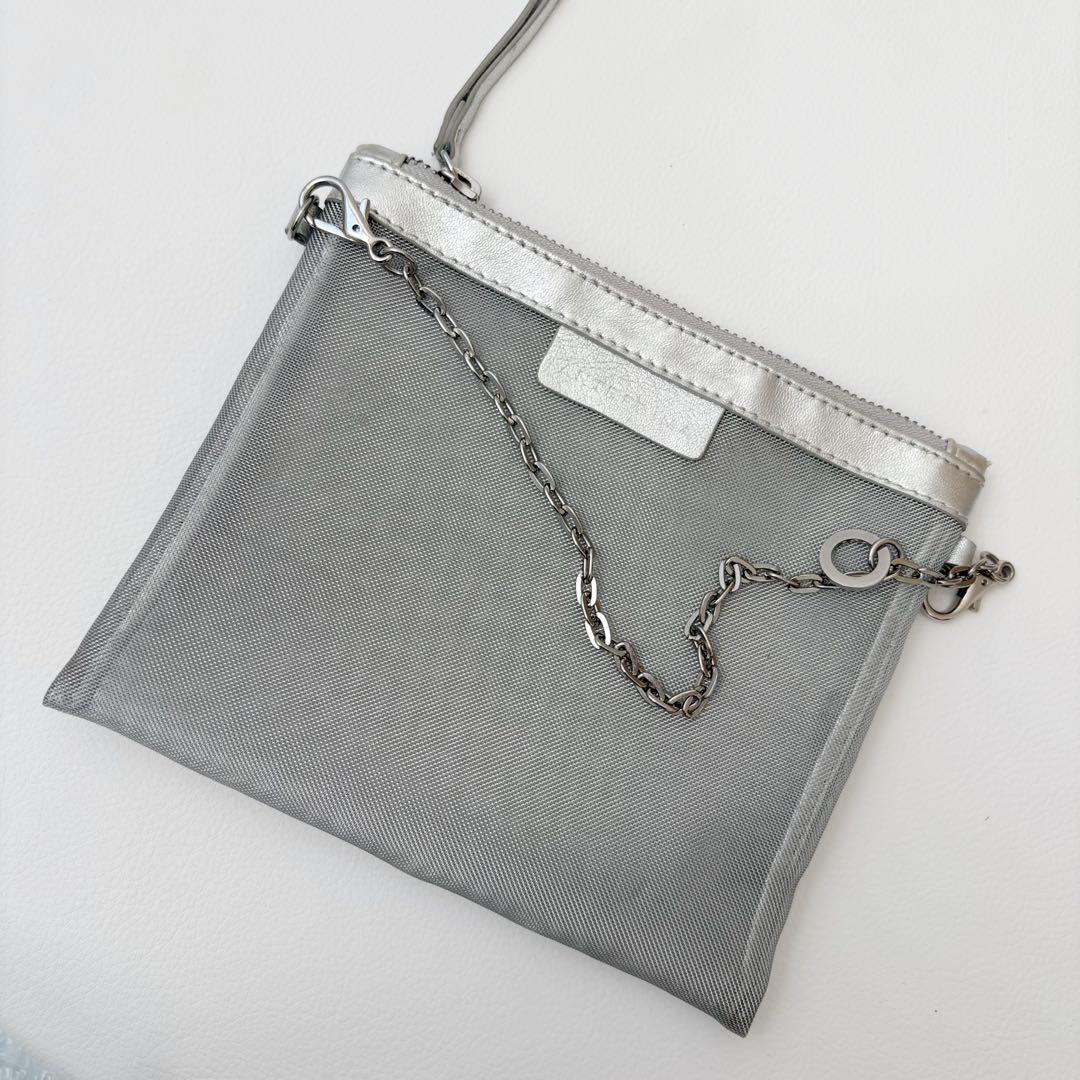アンテプリマ　スタンダード　スクエア　ミディアム　シルバー　インナーポーチ付き