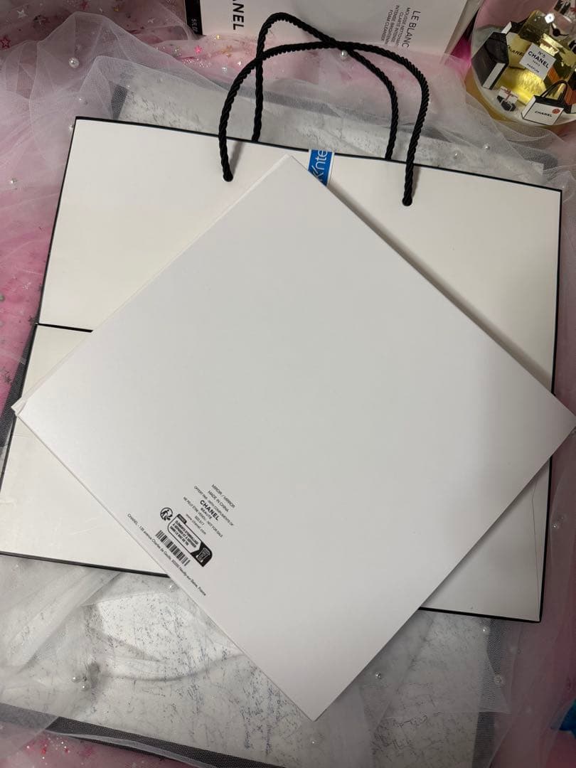 シャネル　CHANEL ゴ―ルドスタンドミラー海外限定