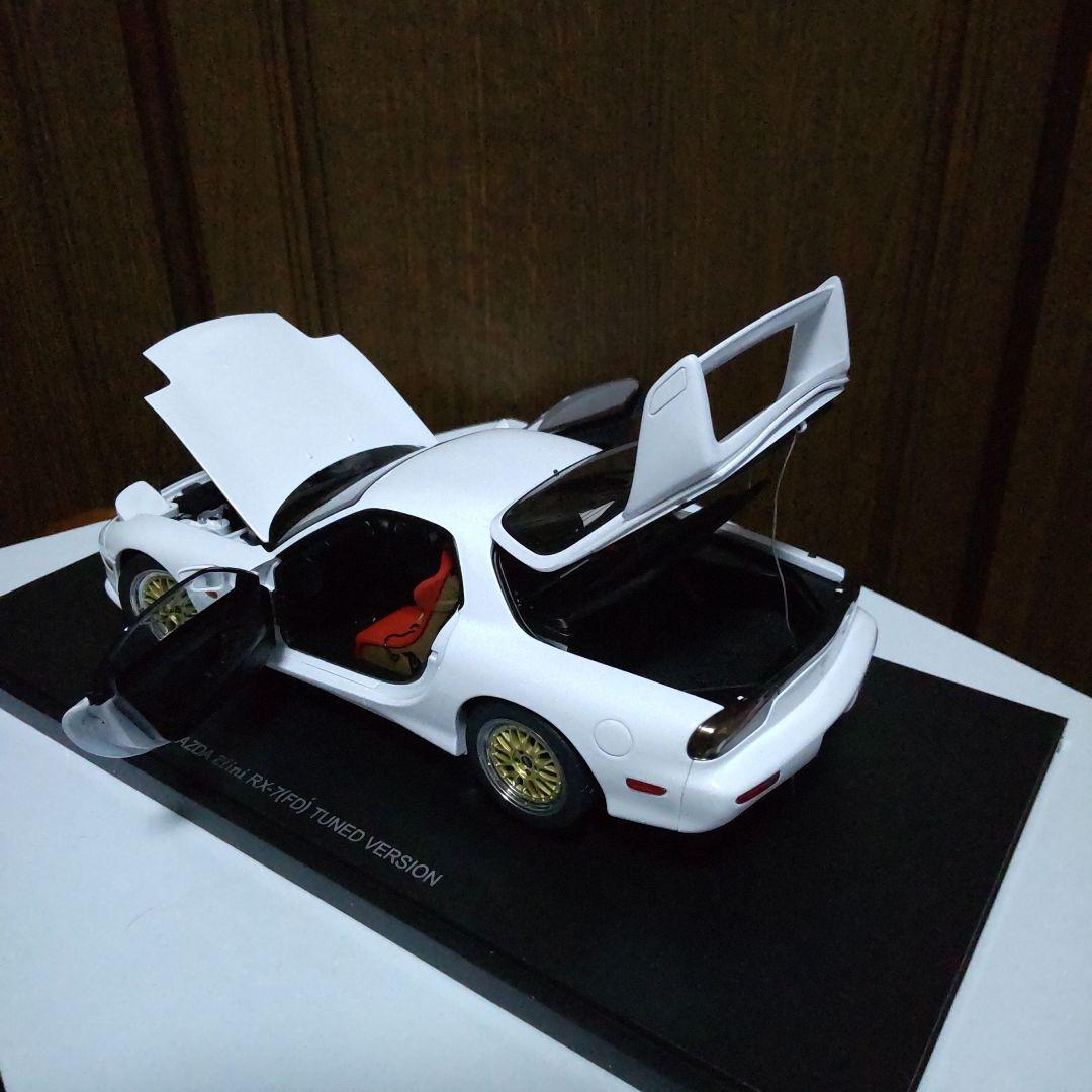 マツダ RX-7 FD3S チューンドバージョン 1/18 オートアート
