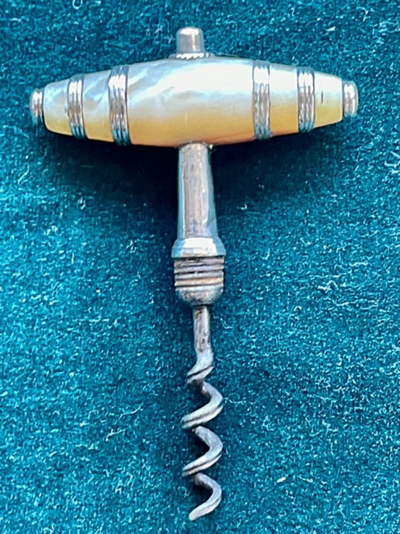 白蝶貝と銀製のコルクスクリュー 白蝶貝と銀製のコルクスクリュー