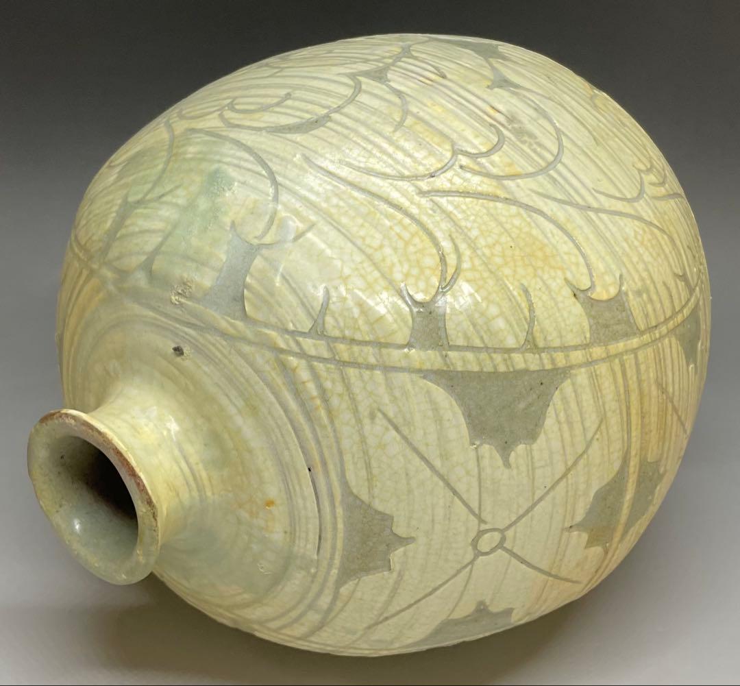 李朝 粉青沙器 扁壺 牡丹文 y023 - メルカリ