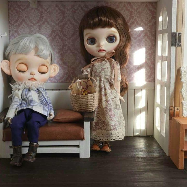 ブライスリカちゃんカスタムアイシードールBOX形ドールハウス背景